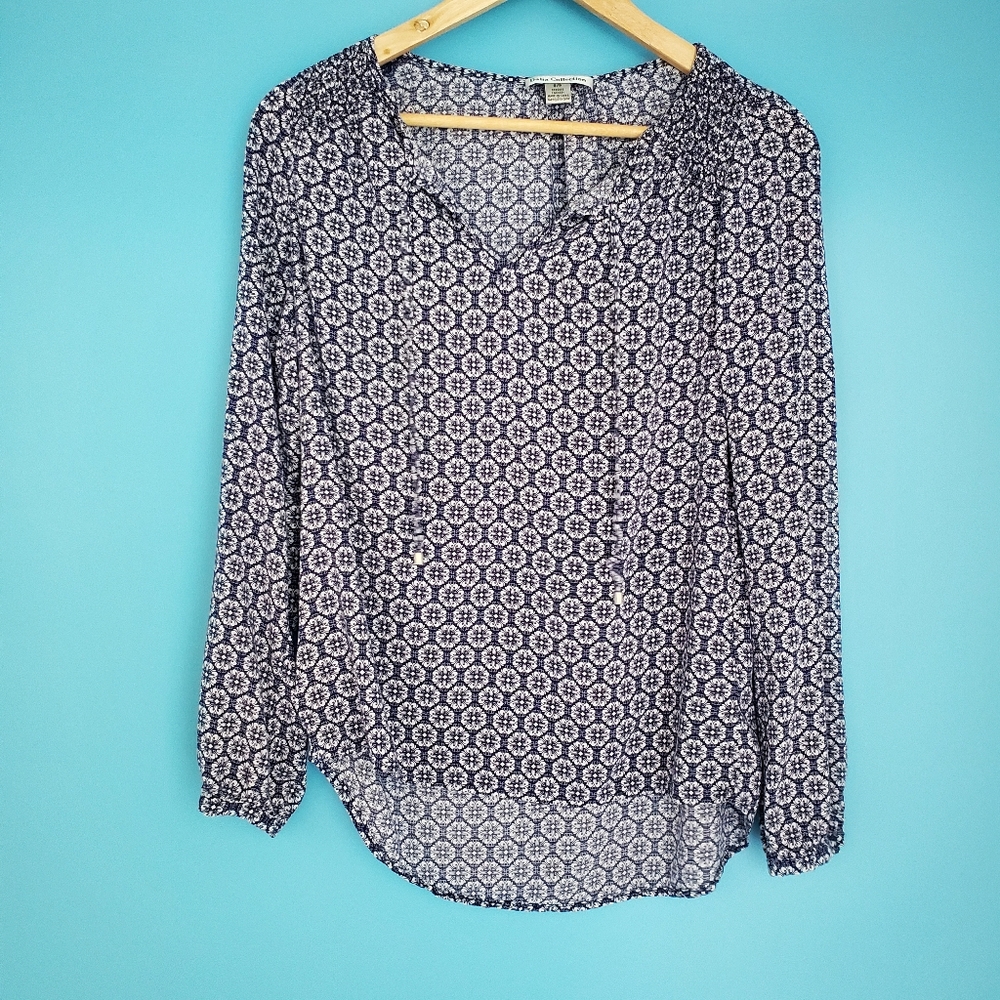 Dalia Collection Blouse Size Small V-Neck Long Sleeve